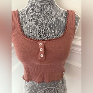 American Eagle Womens ribbed henley lettuce-edge crop tank top Light Brown Sz M